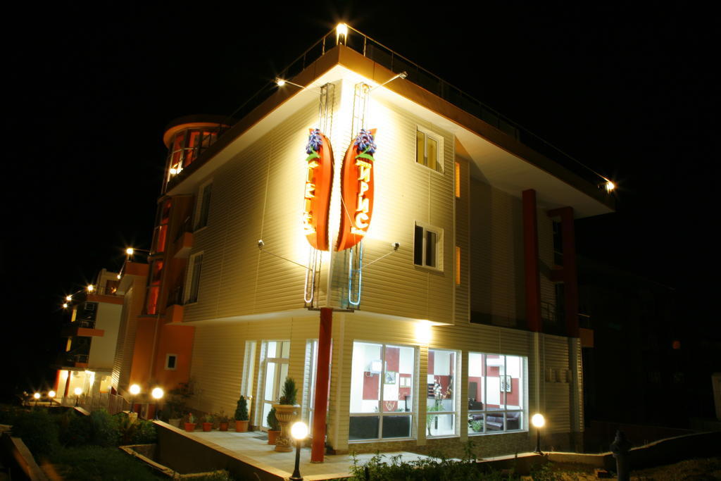 Hotel Iris